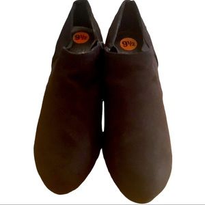 Impo Black faux suede booties.